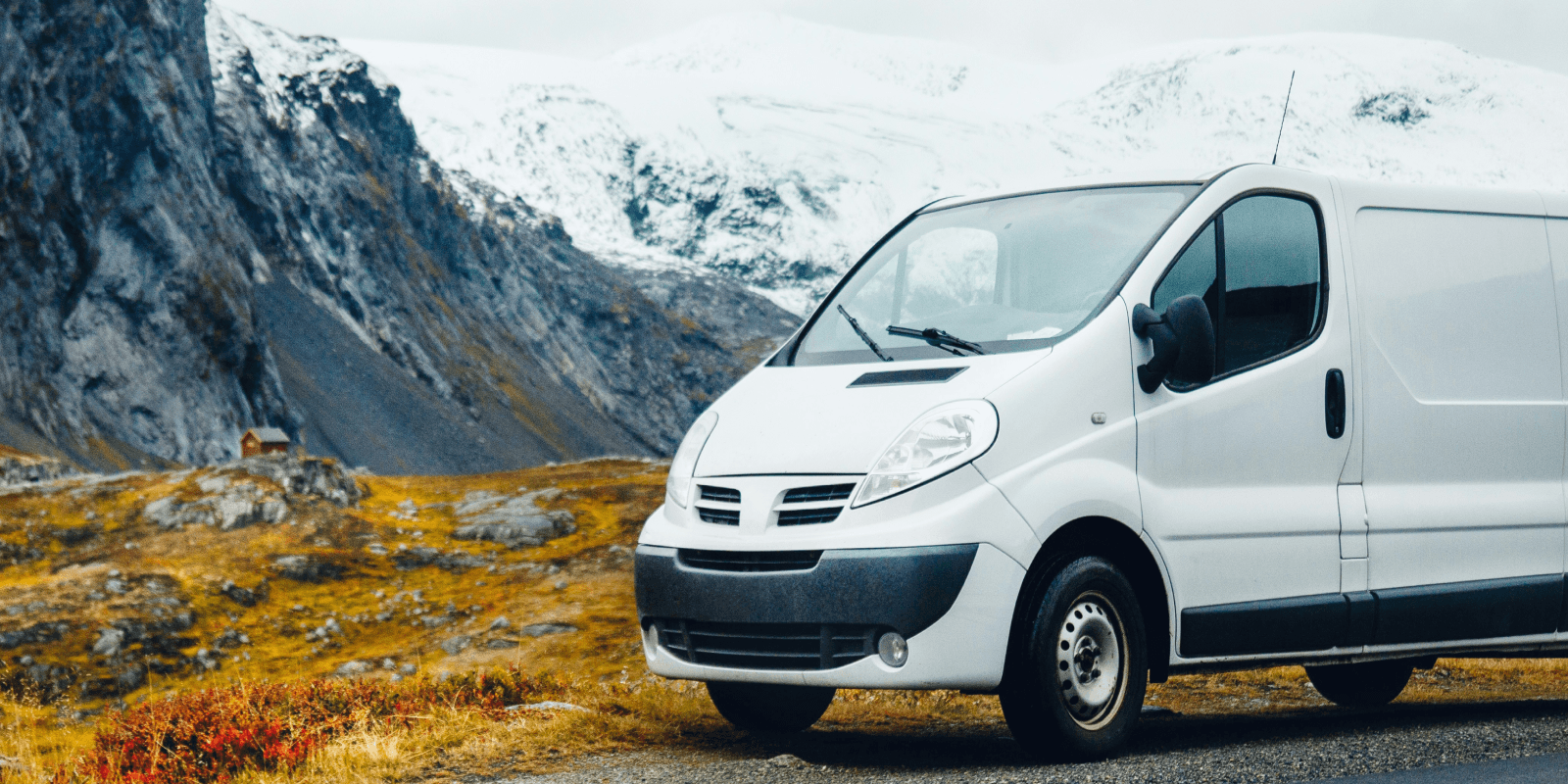 Behöver du transportera möbler eller flytta? Hyr en skåpbil i olika storlekar till bra pris. Enkelt att boka online.